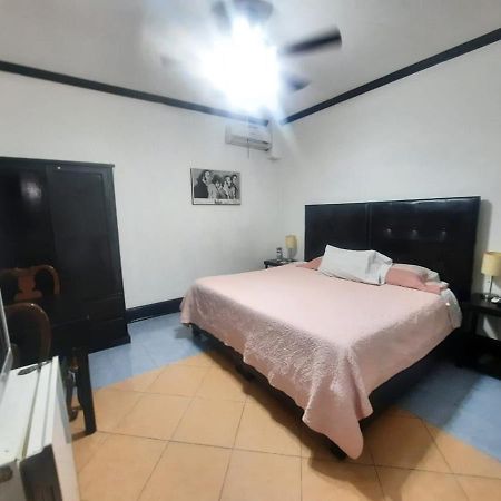 Hotel Garcias Suites, Linares Extérieur photo
