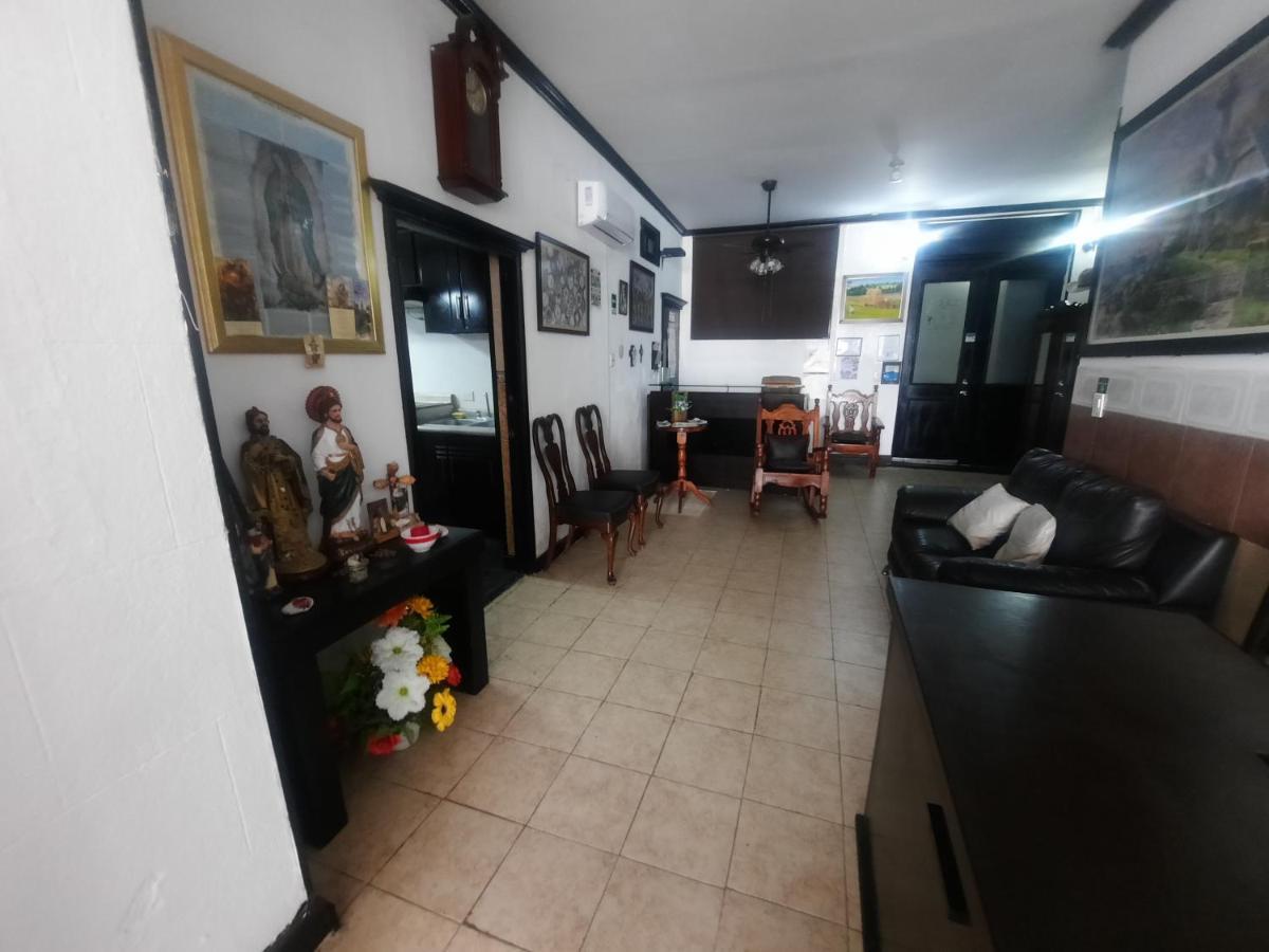 Hotel Garcias Suites, Linares Chambre photo