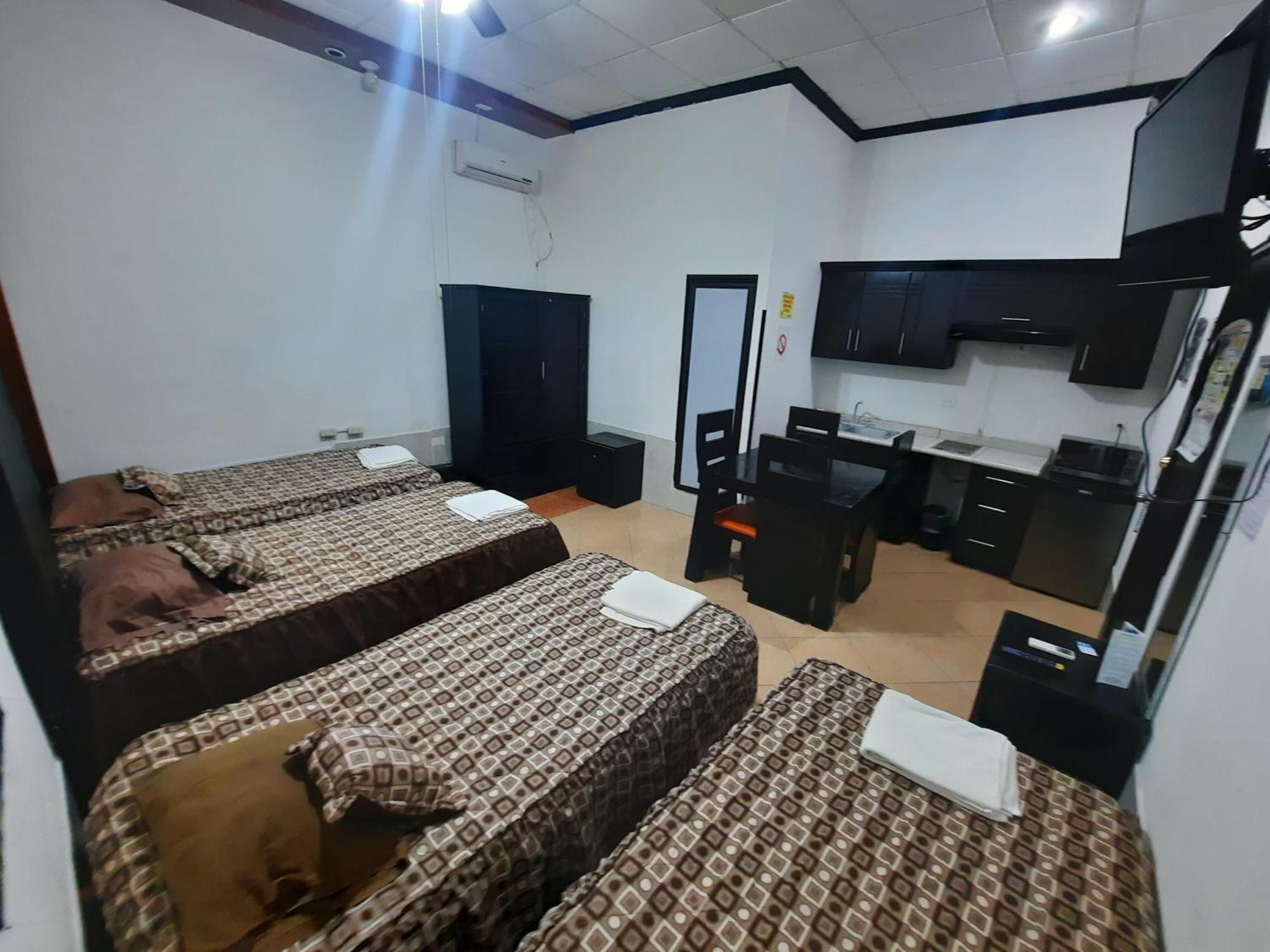 Hotel Garcias Suites, Linares Chambre photo