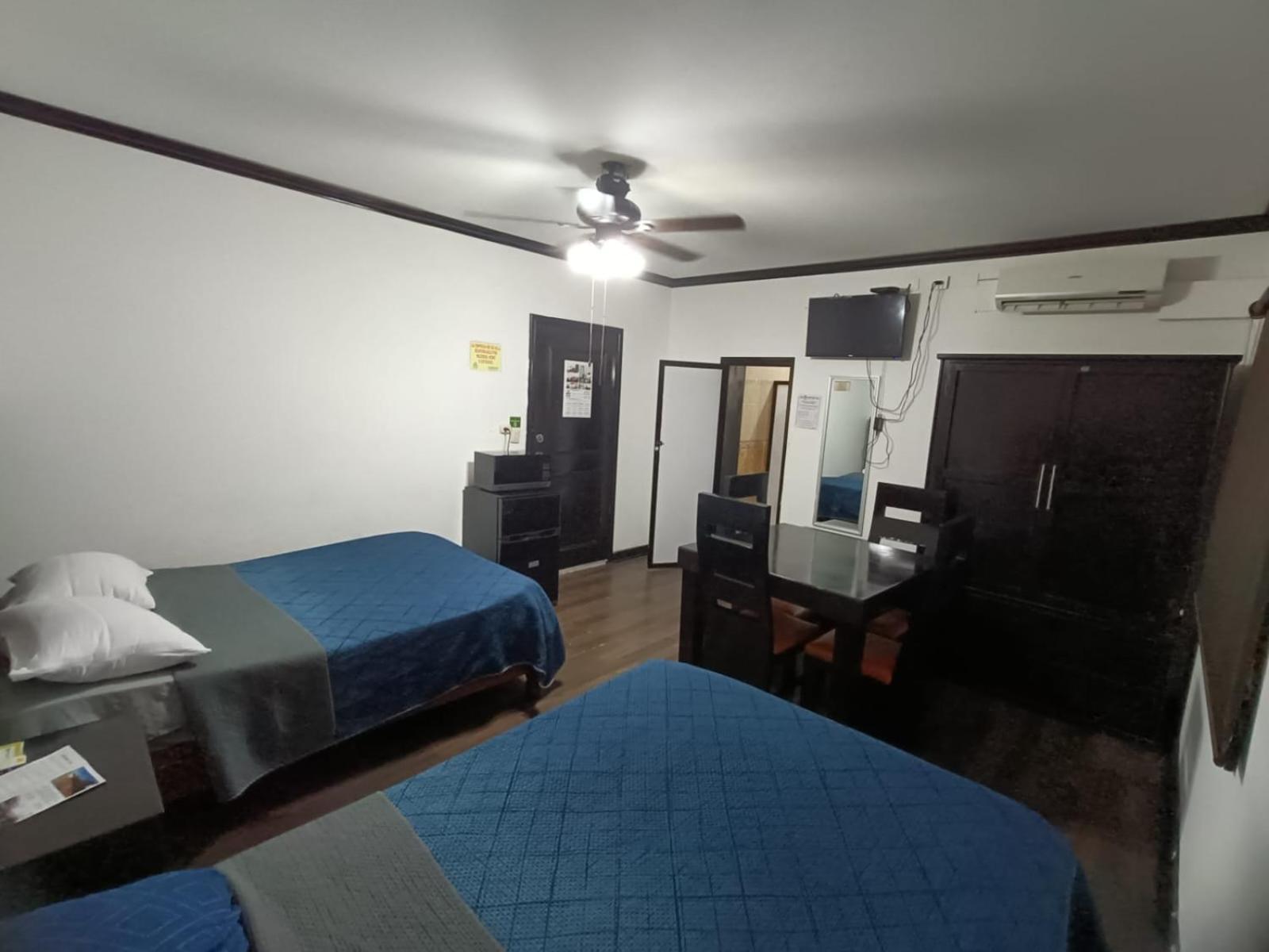 Hotel Garcias Suites, Linares Extérieur photo