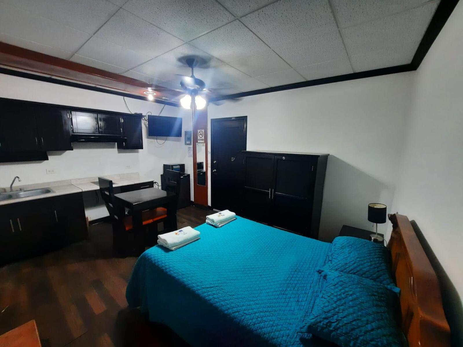 Hotel Garcias Suites, Linares Extérieur photo