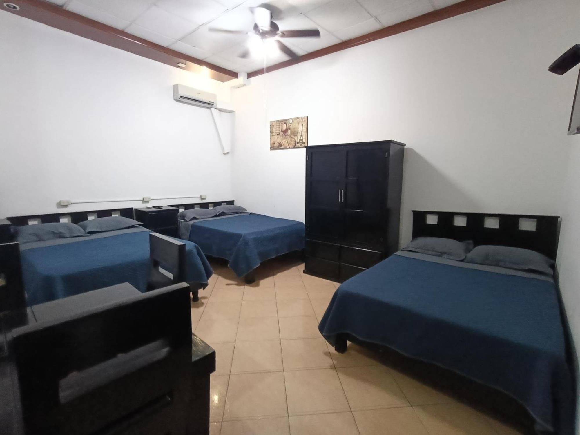 Hotel Garcias Suites, Linares Extérieur photo